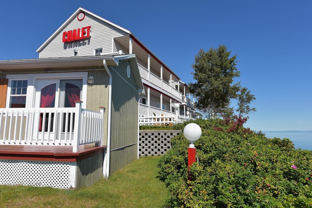 Motel Et Chalets Bo-Fleuve Evangeline Saint-Siméon Kültér fotó