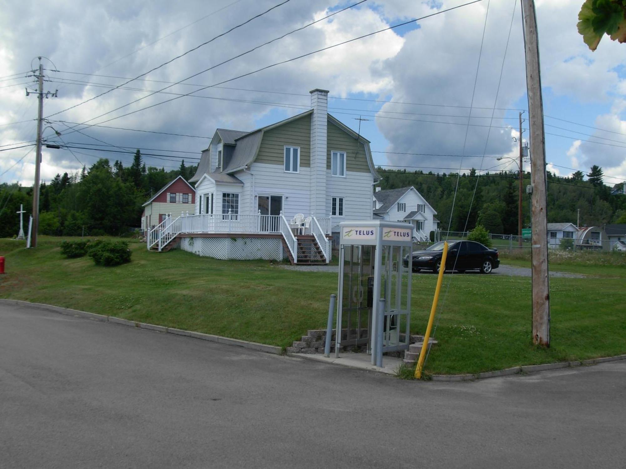 Motel Et Chalets Bo-Fleuve Evangeline Saint-Siméon Szoba fotó