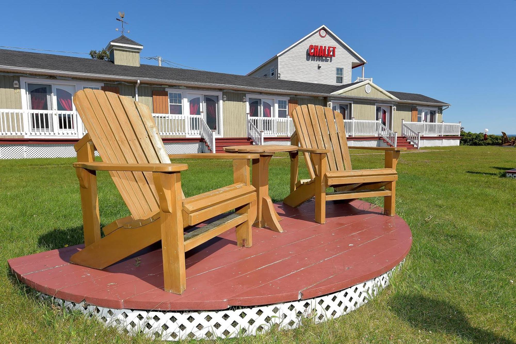 Motel Et Chalets Bo-Fleuve Evangeline Saint-Siméon Szoba fotó
