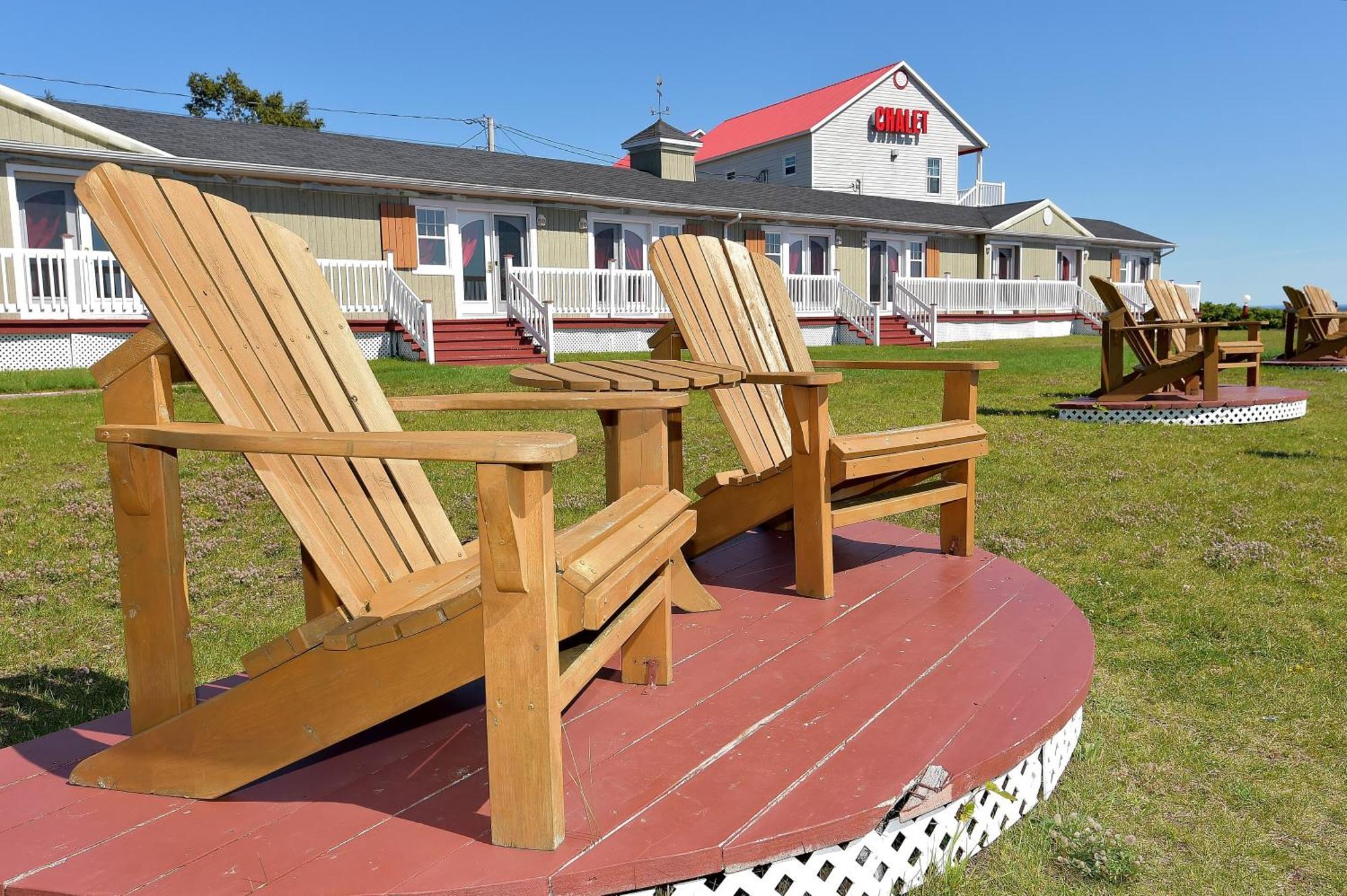 Motel Et Chalets Bo-Fleuve Evangeline Saint-Siméon Szoba fotó