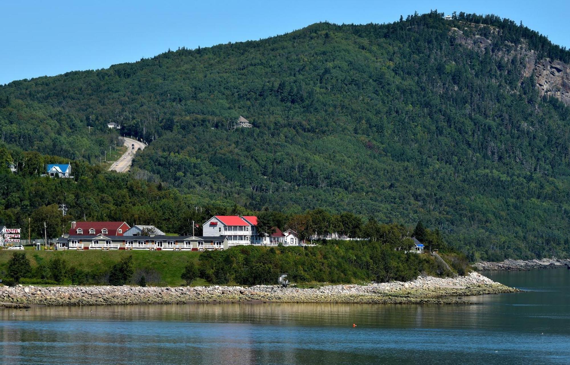 Motel Et Chalets Bo-Fleuve Evangeline Saint-Siméon Szoba fotó