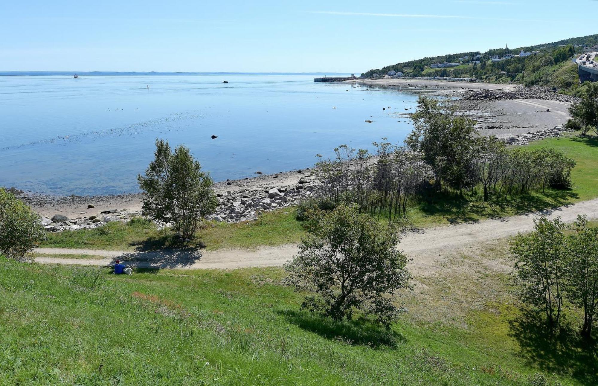 Motel Et Chalets Bo-Fleuve Evangeline Saint-Siméon Szoba fotó