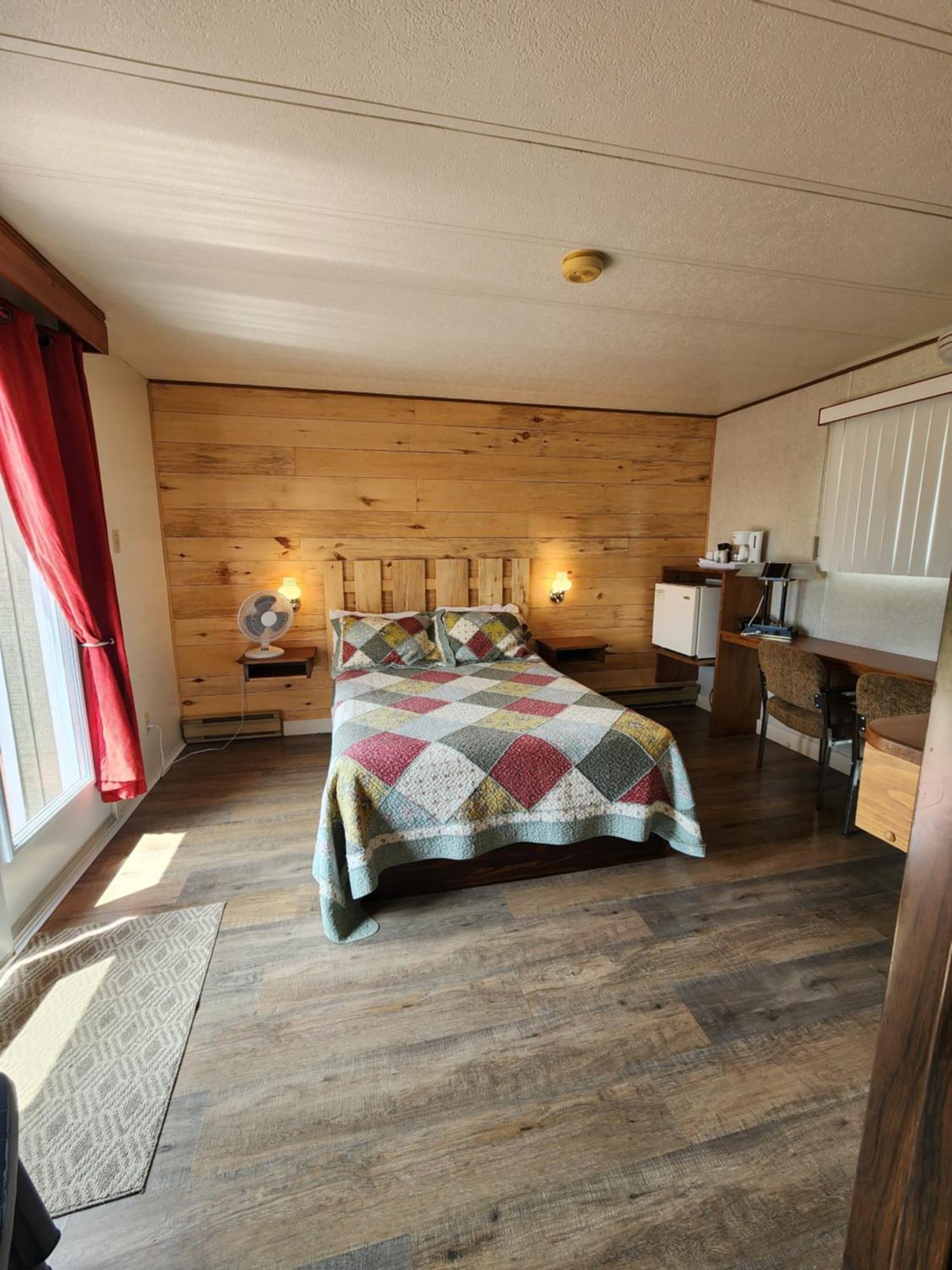 Motel Et Chalets Bo-Fleuve Evangeline Saint-Siméon Kültér fotó