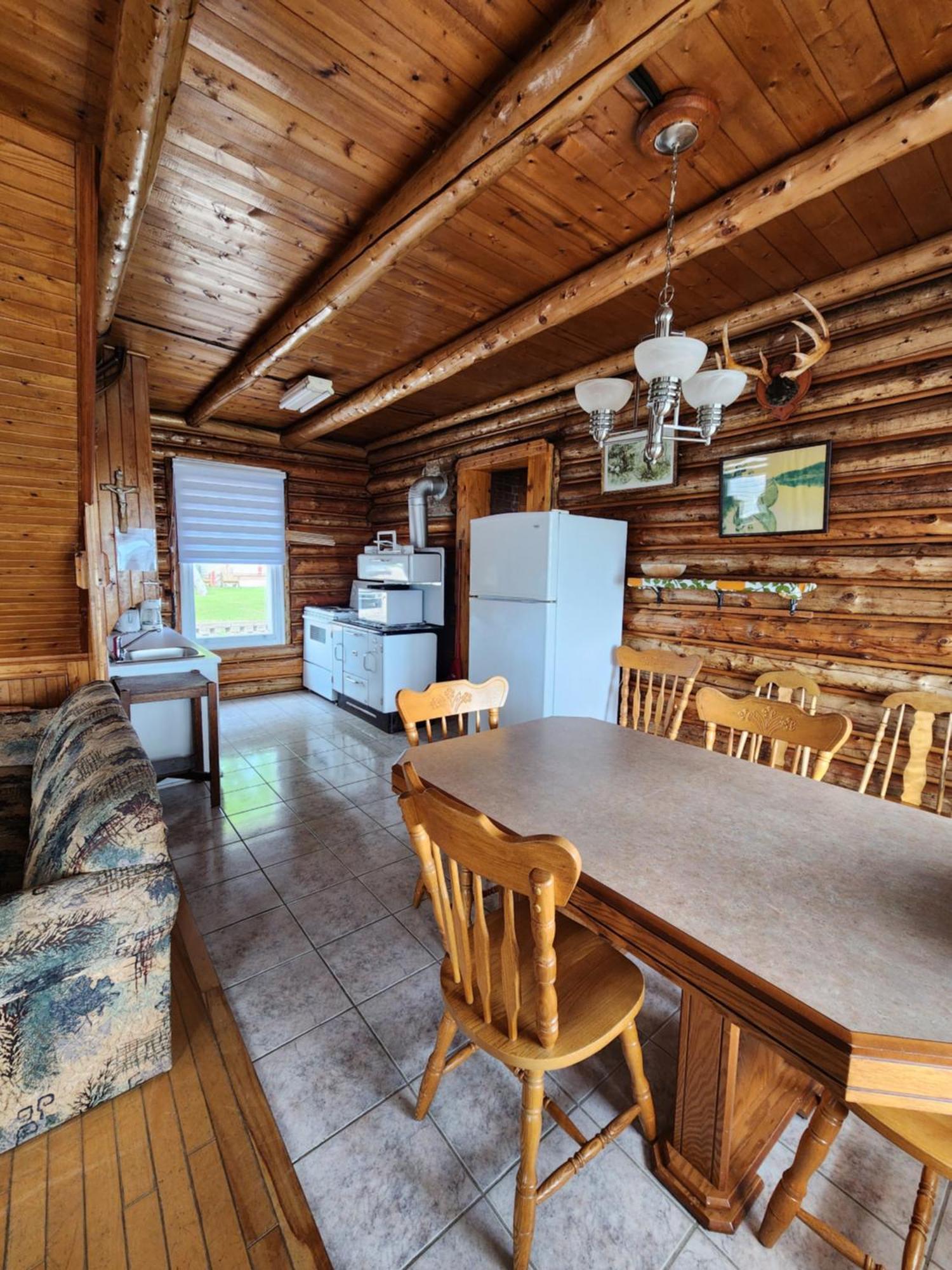 Motel Et Chalets Bo-Fleuve Evangeline Saint-Siméon Kültér fotó